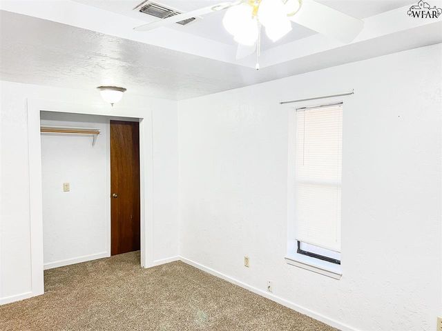 505 N YOSEMITE STREET, Iowa Park, TX 76367