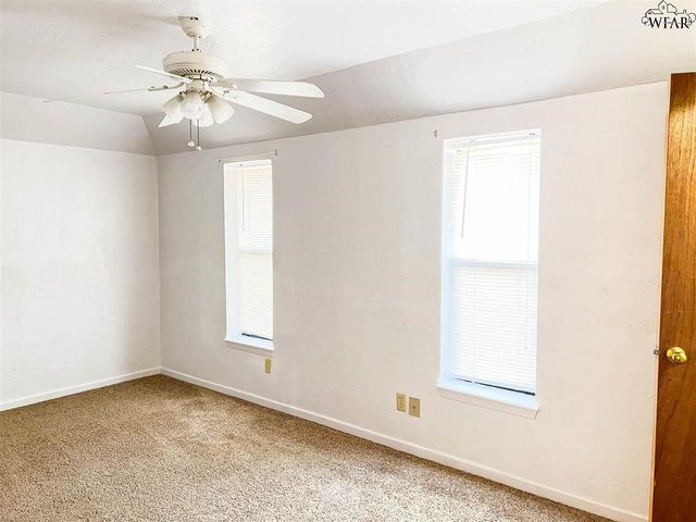 505 N YOSEMITE STREET, Iowa Park, TX 76367