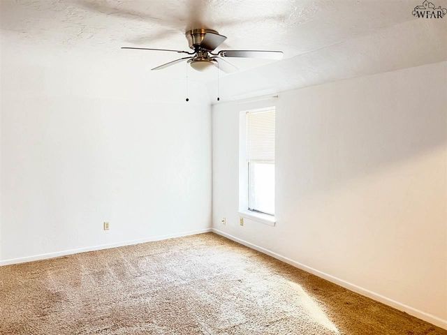 505 N YOSEMITE STREET, Iowa Park, TX 76367