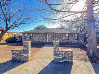 505 N YOSEMITE STREET, Iowa Park, TX 76367