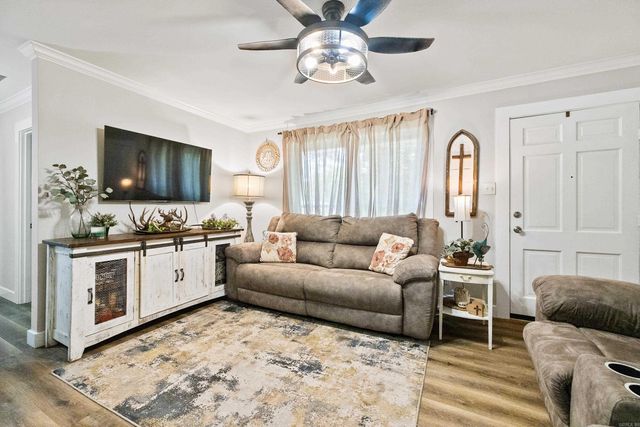 2832 Lakeside Drive, Benton, AR 72019