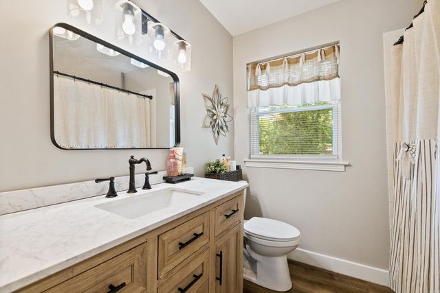 2832 Lakeside Drive, Benton, AR 72019