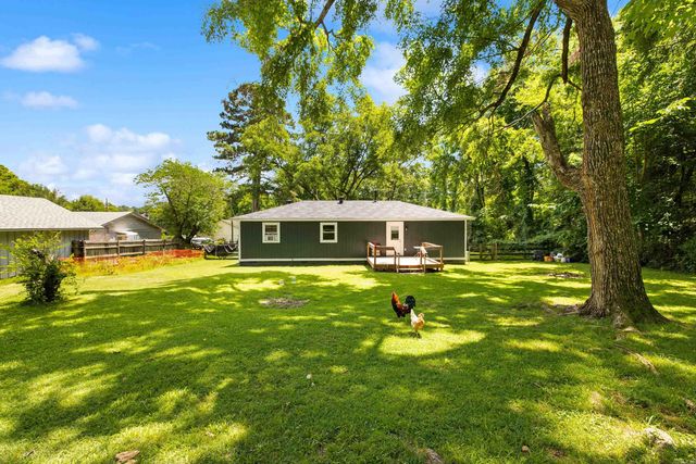 2832 Lakeside Drive, Benton, AR 72019
