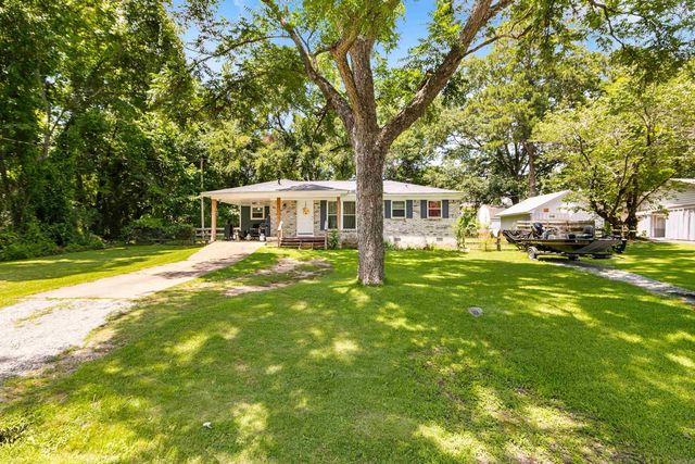 2832 Lakeside Drive, Benton, AR 72019