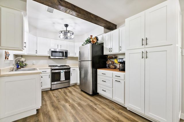 2832 Lakeside Drive, Benton, AR 72019