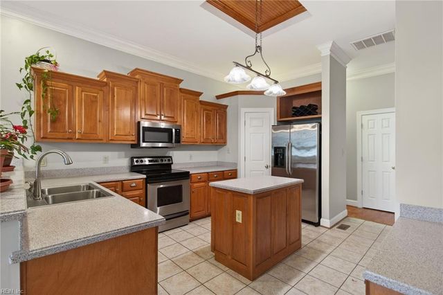 529 Piney Point RD, Yorktown, VA 23692