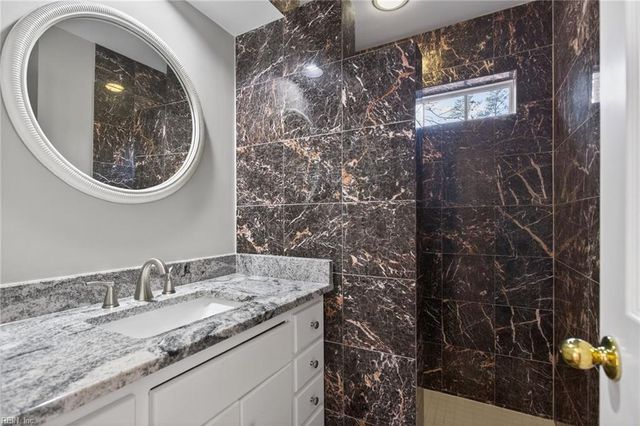 529 Piney Point RD, Yorktown, VA 23692