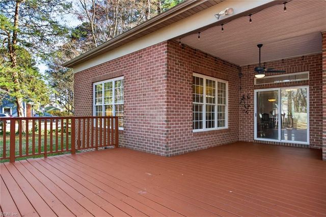 529 Piney Point RD, Yorktown, VA 23692