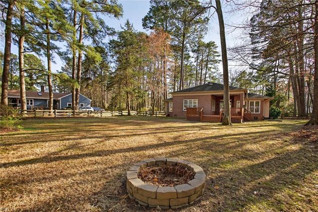 529 Piney Point RD, Yorktown, VA 23692