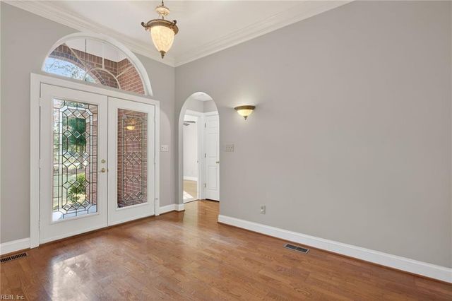 529 Piney Point RD, Yorktown, VA 23692