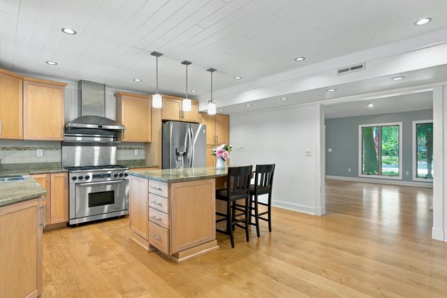 2321 Chairmaker Court, Charleston, SC 29414