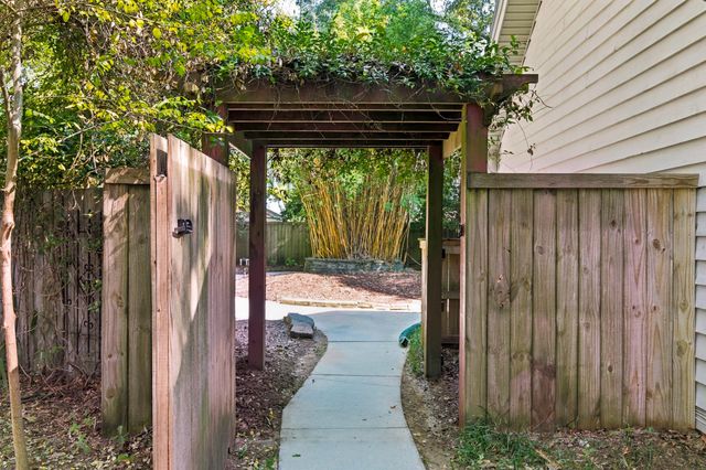 2321 Chairmaker Court, Charleston, SC 29414