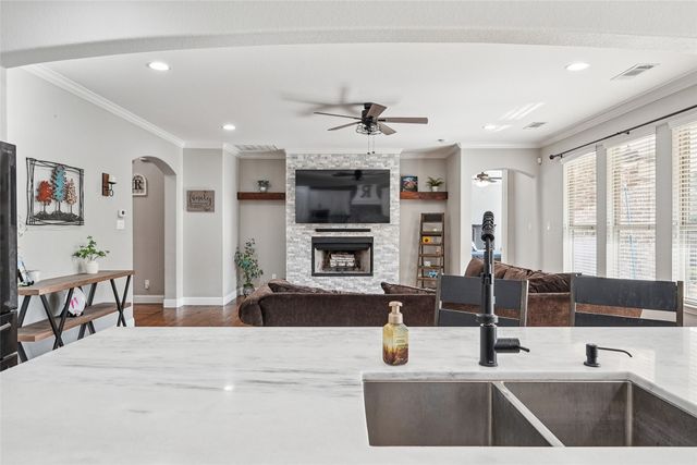 235 Williamsburg Lane, Ovilla, TX 75154