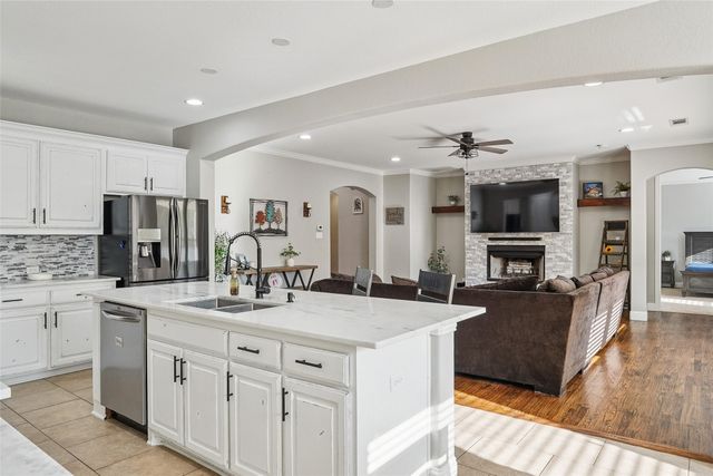 235 Williamsburg Lane, Ovilla, TX 75154