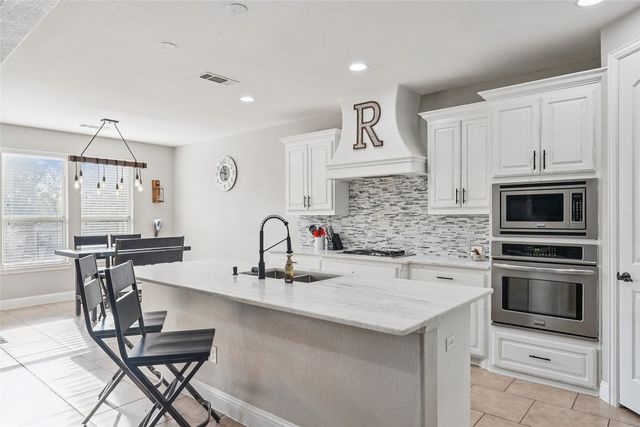 235 Williamsburg Lane, Ovilla, TX 75154
