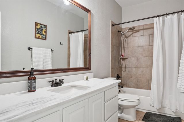 235 Williamsburg Lane, Ovilla, TX 75154