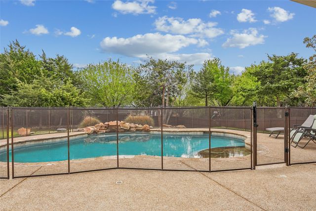 235 Williamsburg Lane, Ovilla, TX 75154