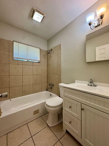 1014 N Larchmont Avenue B, Chattanooga, TN 37411