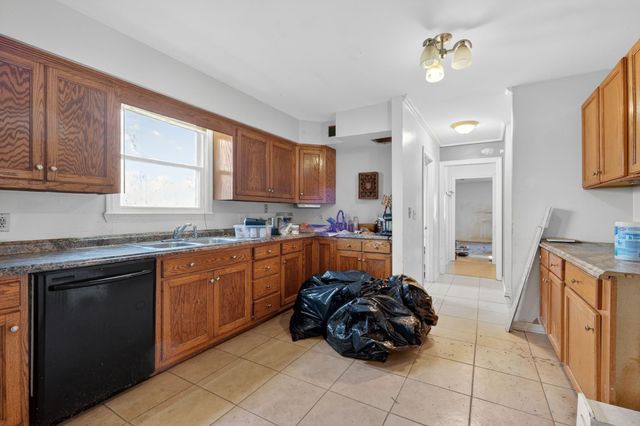 116 Pennsylvania Ave, White House, TN 37188