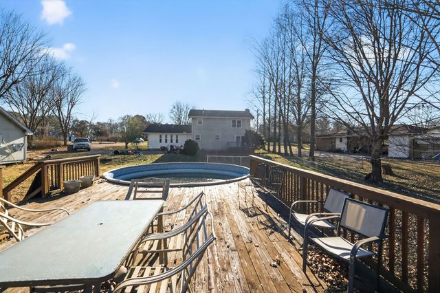 116 Pennsylvania Ave, White House, TN 37188