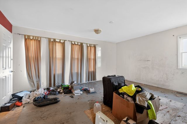 116 Pennsylvania Ave, White House, TN 37188