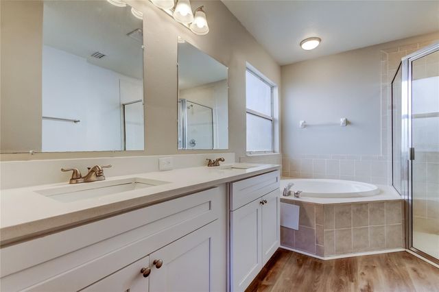 8813 FOUNDERS CIRCLE, Palmetto, FL 34221