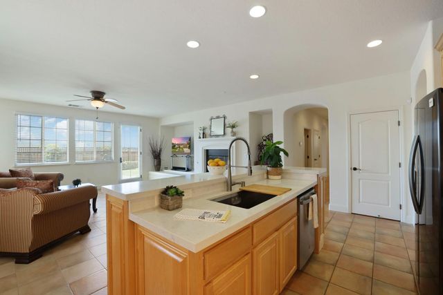 779 New Haven Dr, Tracy, CA 95377