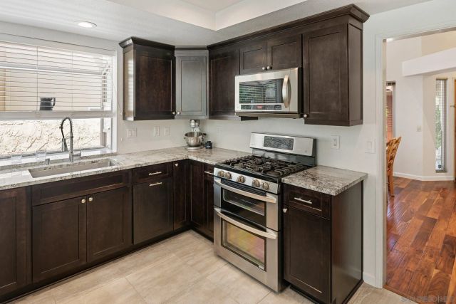 16504 Calle Pulido, San Diego, CA 92128