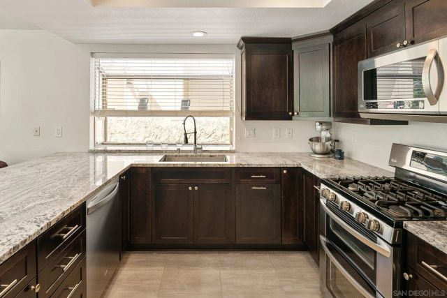 16504 Calle Pulido, San Diego, CA 92128