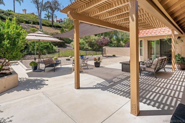 16504 Calle Pulido, San Diego, CA 92128