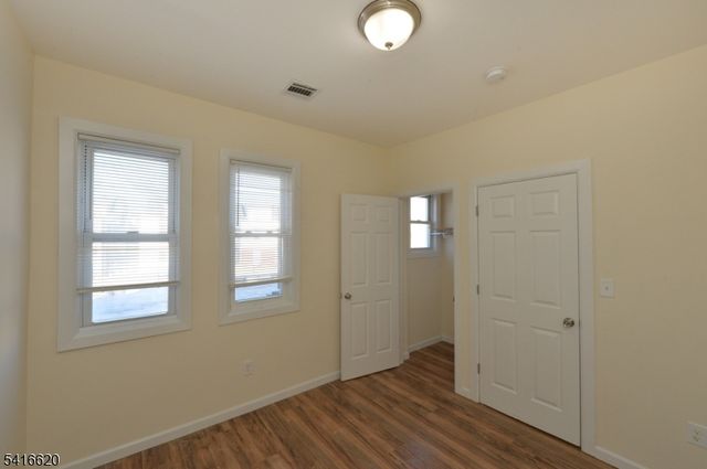 349 Osborne Ter, Newark City, NJ 07112