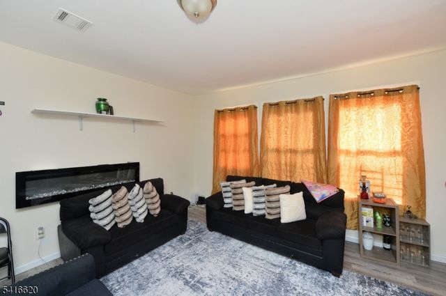 349 Osborne Ter, Newark City, NJ 07112