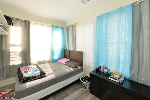 349 Osborne Ter, Newark City, NJ 07112