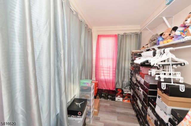 349 Osborne Ter, Newark City, NJ 07112