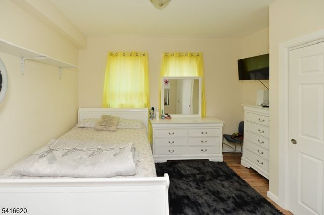 349 Osborne Ter, Newark City, NJ 07112