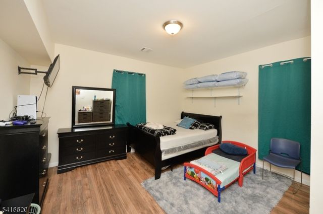 349 Osborne Ter, Newark City, NJ 07112