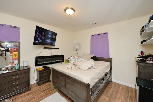 349 Osborne Ter, Newark City, NJ 07112