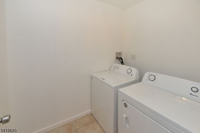 349 Osborne Ter, Newark City, NJ 07112