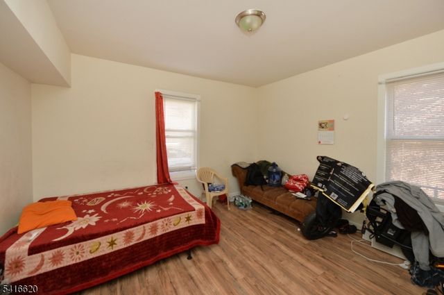 349 Osborne Ter, Newark City, NJ 07112