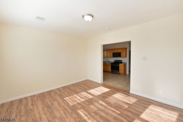 349 Osborne Ter, Newark City, NJ 07112