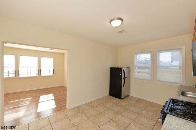 349 Osborne Ter, Newark City, NJ 07112