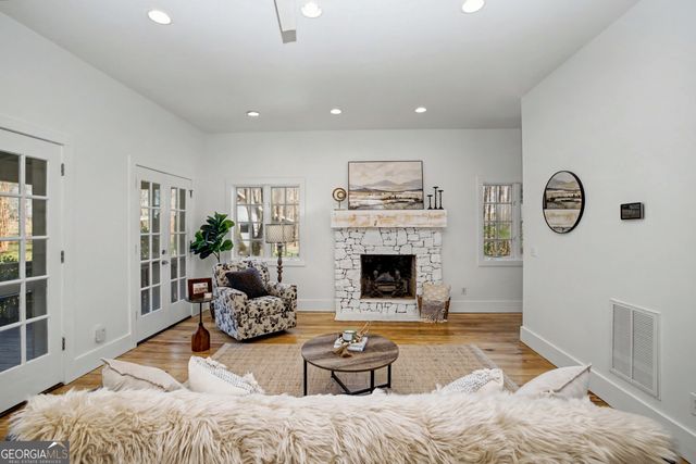 1174 Bear Creek Road, Moreland, GA 30259