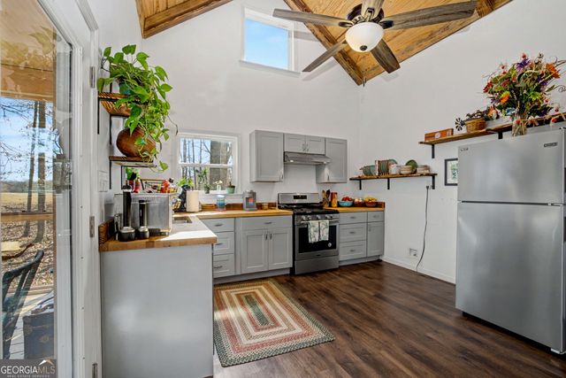 1174 Bear Creek Road, Moreland, GA 30259