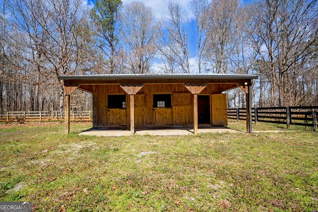 1174 Bear Creek Road, Moreland, GA 30259