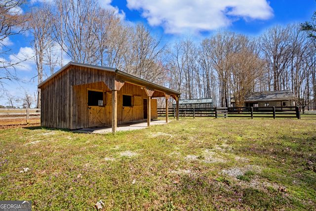 1174 Bear Creek Road, Moreland, GA 30259