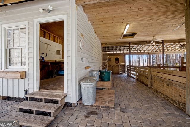 1174 Bear Creek Road, Moreland, GA 30259