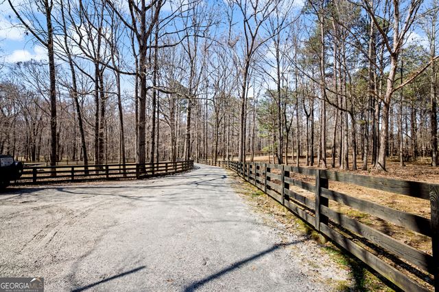 1174 Bear Creek Road, Moreland, GA 30259