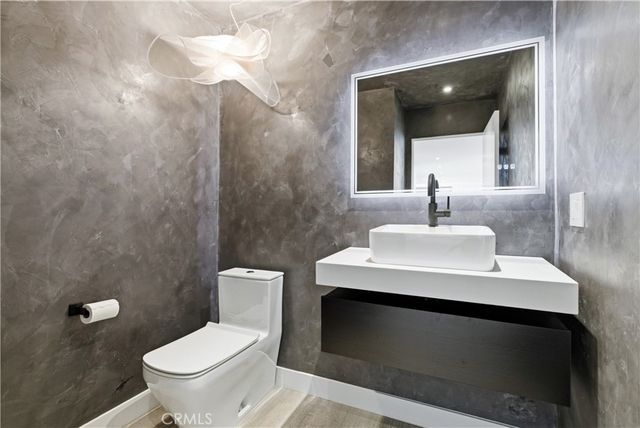 4520 Park Cordero, Calabasas, CA 91302