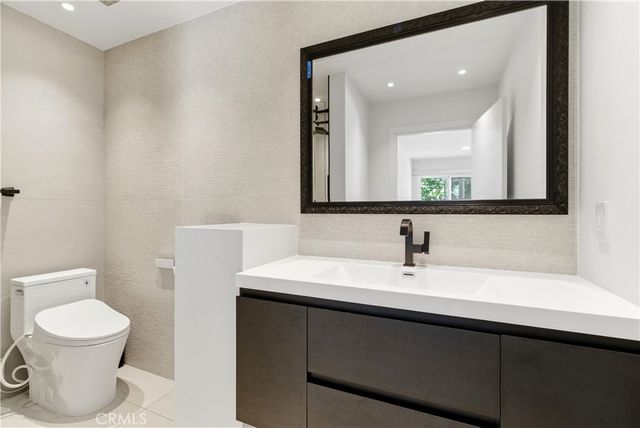 4520 Park Cordero, Calabasas, CA 91302