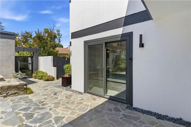 4520 Park Cordero, Calabasas, CA 91302